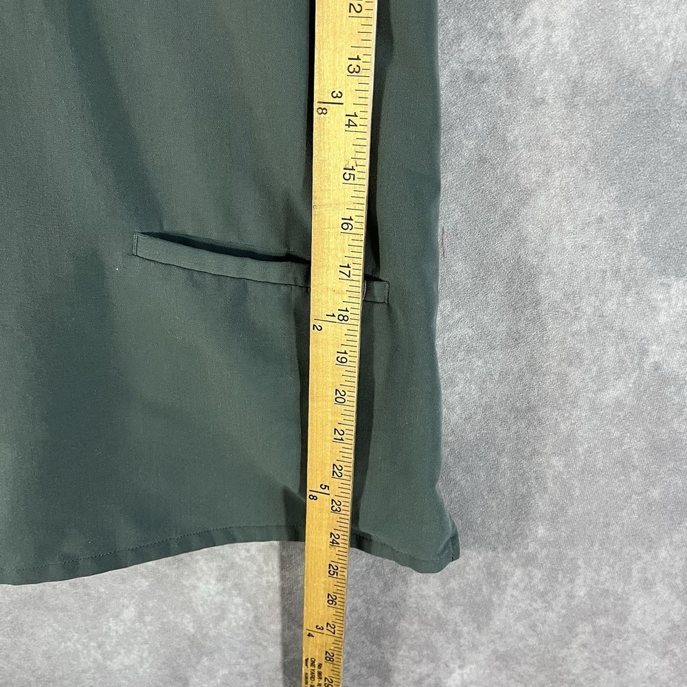 FIGS Technical Collection Women Medium M Scrub Top Green V-Neck 2 Pocket Shirt - Picture 5 of 7